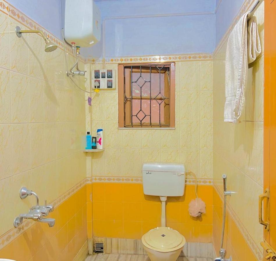 Spacious Apt With Antique Furniture ,Ac & Kitchen コルカタ エクステリア 写真